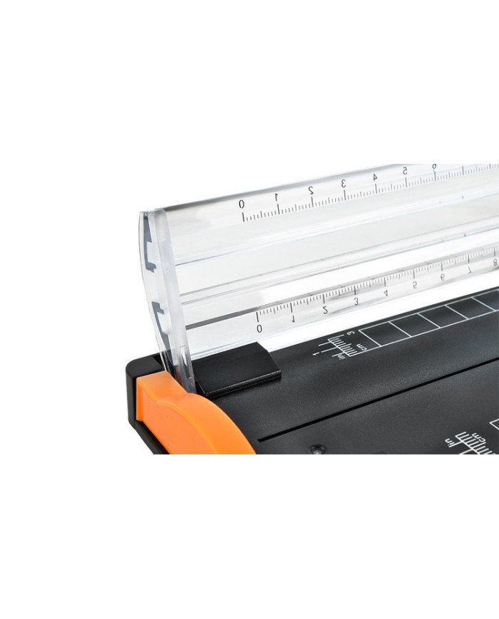 Rezalnik z okroglim rezilom za rezanje papirja in folije do 12 listov A3