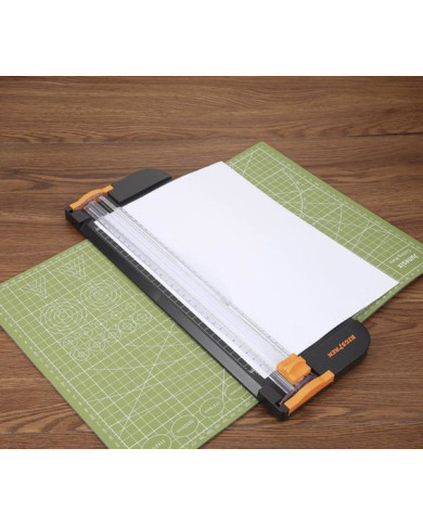 Rezalnik z okroglim rezilom za rezanje papirja in folije do 12 listov A3