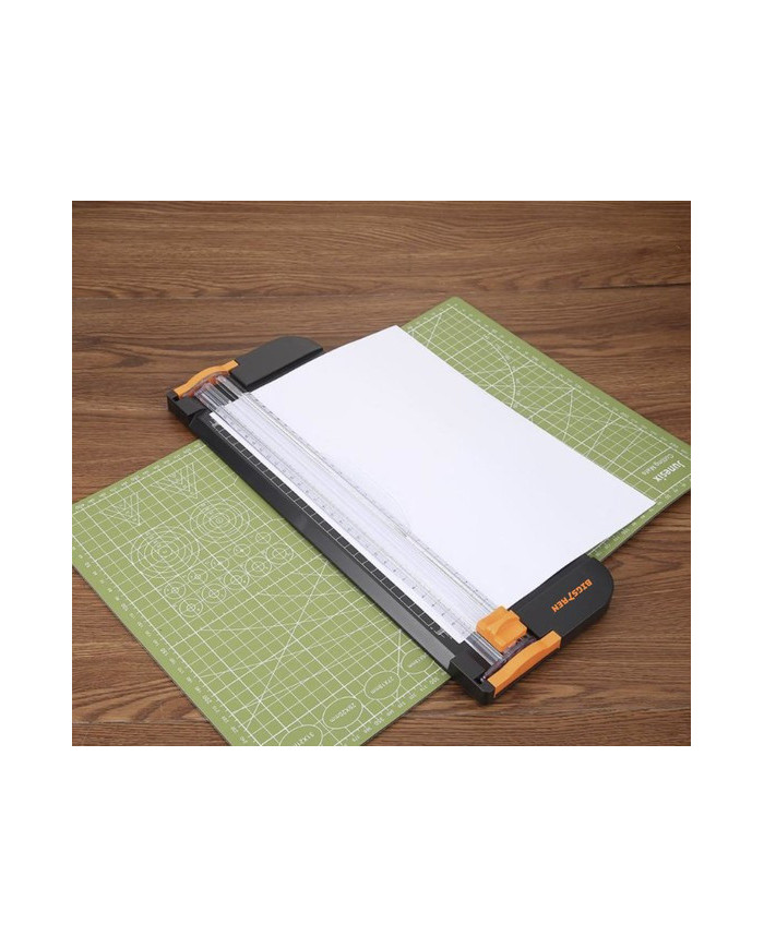 Rezalnik z okroglim rezilom za rezanje papirja in folije do 12 listov A3