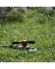 Sprinkler 3-kraki vrtljivi pršilnik, črn