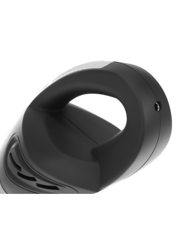 Akumulatorski sesalnik za avto